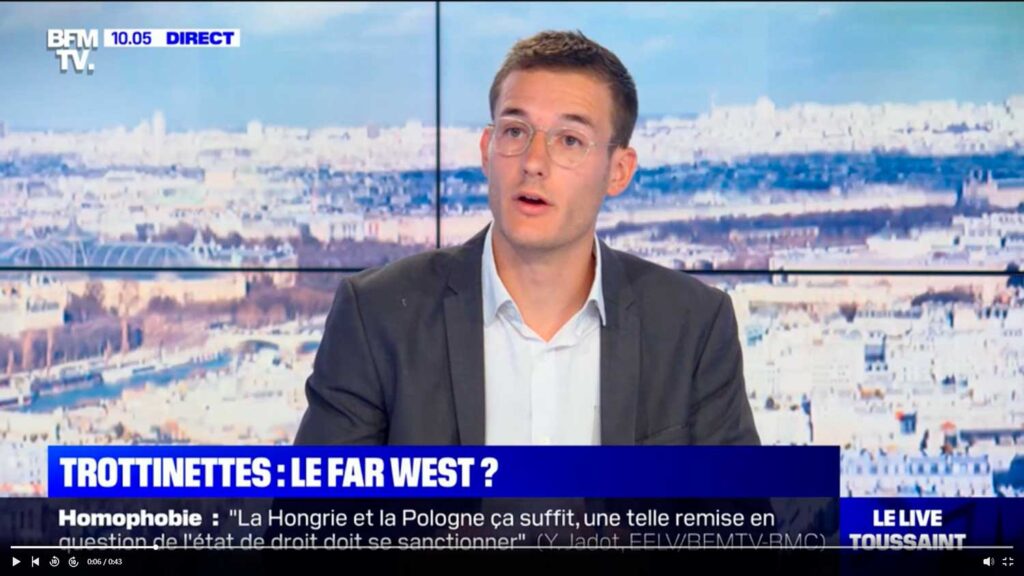 Two Roule sur le plateau télé de BFM TV
